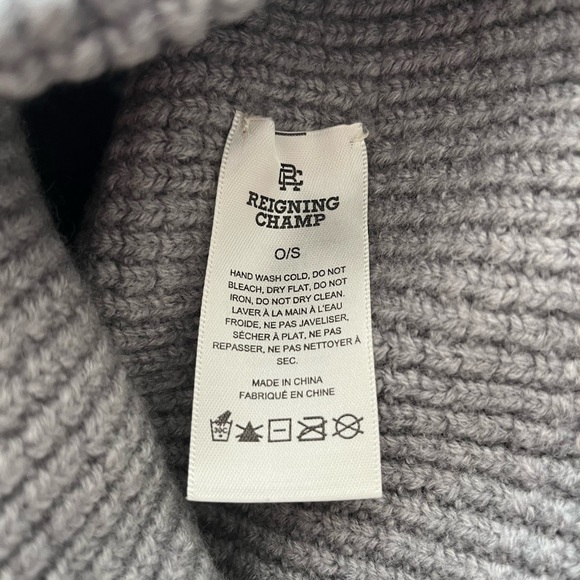 2 Waffle Knit Beanies NWOT - Picture 5 of 12